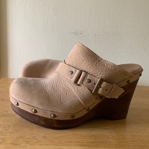 UGG tan leather buckle slide slip on clogs